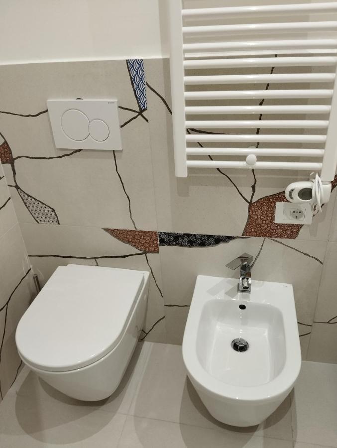 Llhome Bologna Elegante Monolocale Ristrutturato Con Posto Auto Coperto المظهر الخارجي الصورة