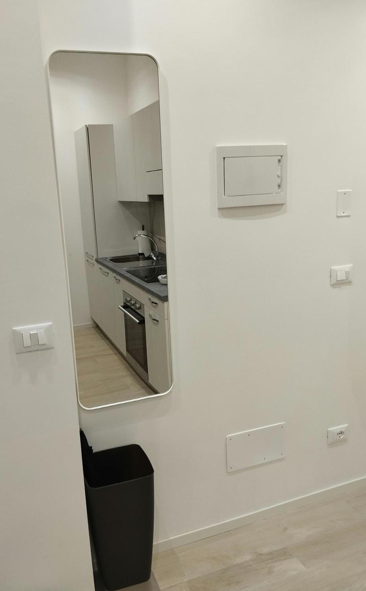 Llhome Bologna Elegante Monolocale Ristrutturato Con Posto Auto Coperto المظهر الخارجي الصورة